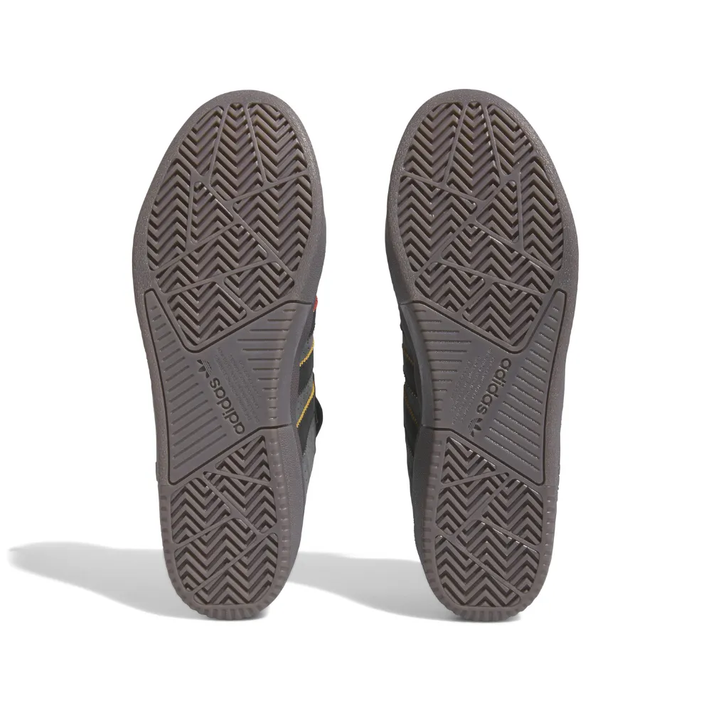 Tyshawn Carbon/Core Black